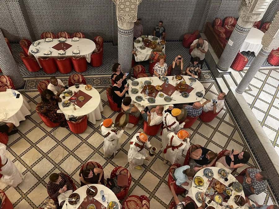 Fes : Unforgettable Dinner Show Experience with hotel pickup - Service Levels: When Things Go Smooth, It Really Shows