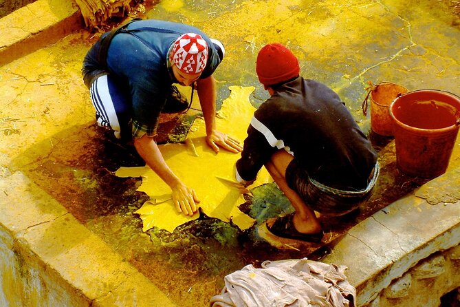 Fez Guided Tour - Souks, artisans, and the spice market without losing your head