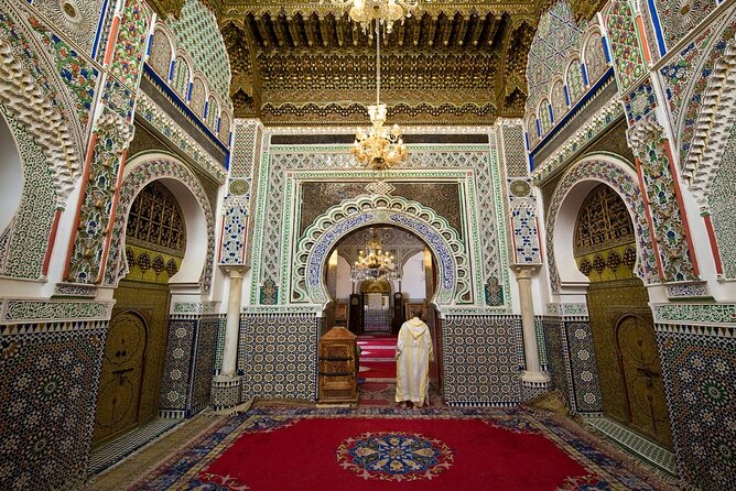 Fez Guided Tour NO SHOPPING TOUR - Bab Boujloud, then ramparts and Borj Nord for the big finish