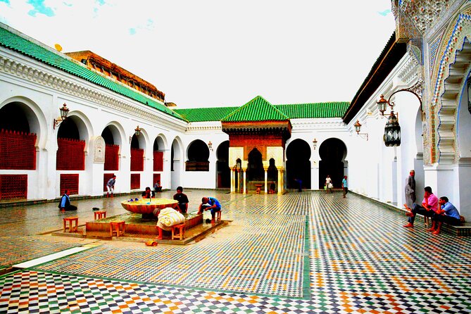 Fez Medina, Walking Daytime Tour - Place R’cif: the bridge between Fez’s old and new parts