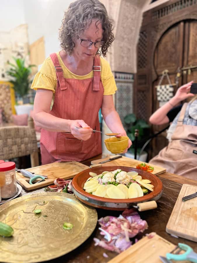 Fez: Souk Tour and Traditional Home Cooking Class - Meeting Point in the Old Medina: Finding Dar Sunrise Without Stress