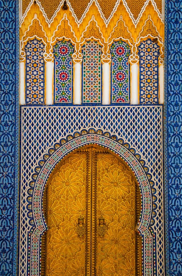 Fez: Walking Tour in the Ancient City of Fez - Moulay Idriss Shrine: A Landmark With Serious Meaning