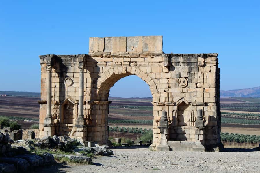 From Fez: Volubilis Moulay Idriss and Meknes Day Trip - Moulay Idriss: Holy-town atmosphere with panoramic overlooks