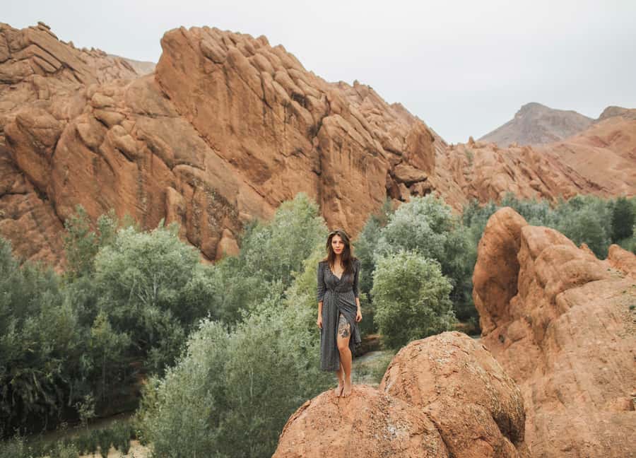 From Marrakech: Private 3-Day Luxury Merzouga Desert Tour - Sunrise over Erg Chebbi and the Draa Valley return to Marrakech
