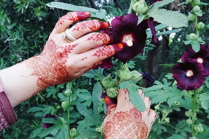Henna Art Discovery - Meeting at Café de France by Jemaa el-Fnaa