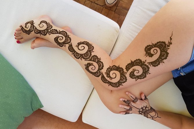 Henna Art Discovery - Try Drawing Your Own Henna Tattoo