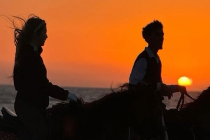 Horseback riding at sunset (2 hours) - What happens on the beach: 1 to 2 hours of sunset riding