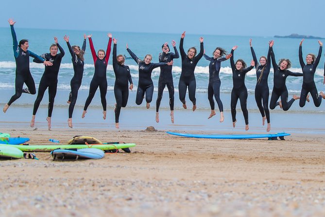 Initiation Group Surf - The Real Lesson Flow: Warm Up, Skill Work, Then Waves
