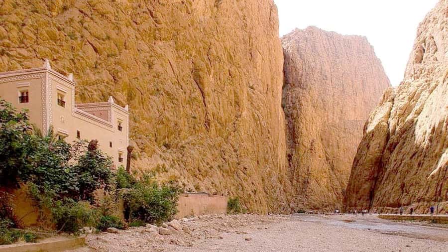 Marrakech: 3-Day Merzouga and Sahara Desert Tour - From Marrakech to Tizi nTichka: a long day that starts with good views