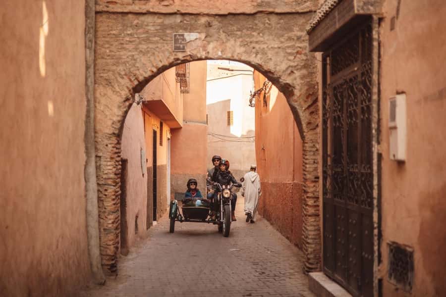 Marrakech : 3h off the beaten path private sidecar ride - Guéliz in the same afternoon: art deco charm with modern energy
