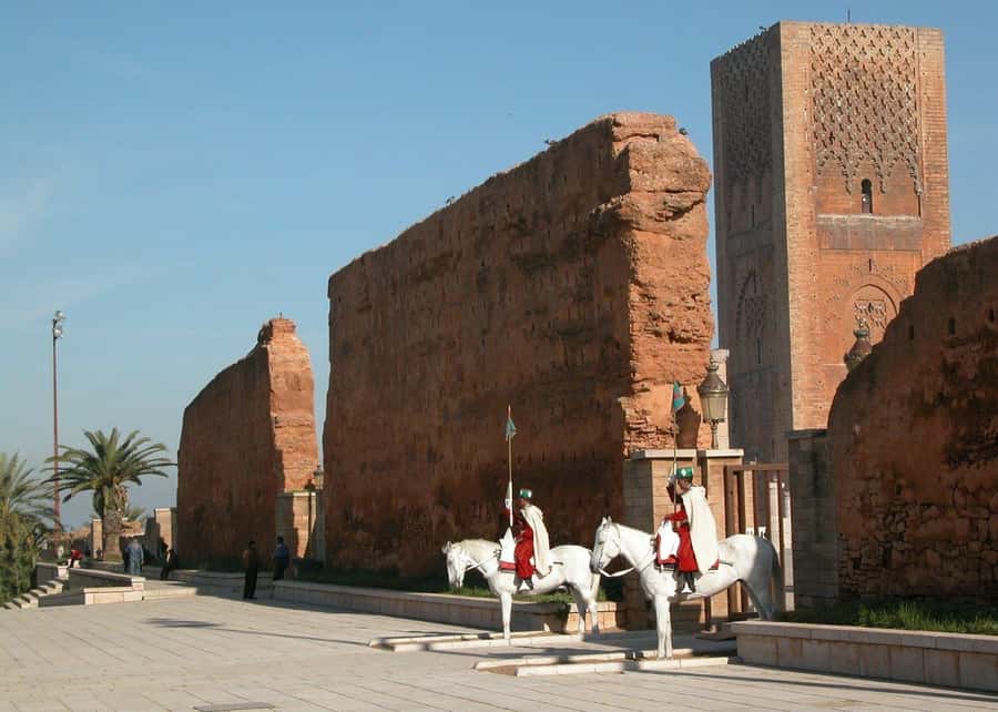 Marrakech: 9-Day Imperial Cities and Sahara Discovery Tour - Day 4 Fes: UNESCO medina walking, craft stops, and gardens