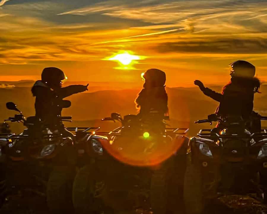 Marrakech: Agafay Desert: Camel ride Quad Bike, Dinner show - FAQ