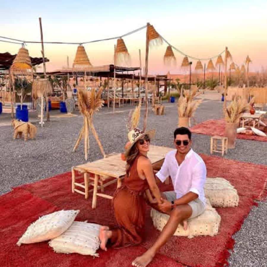 Marrakech: Agafay desert camel ride with dinner & spectacle - Berber Music, Dancing, and the Fire Show Finale
