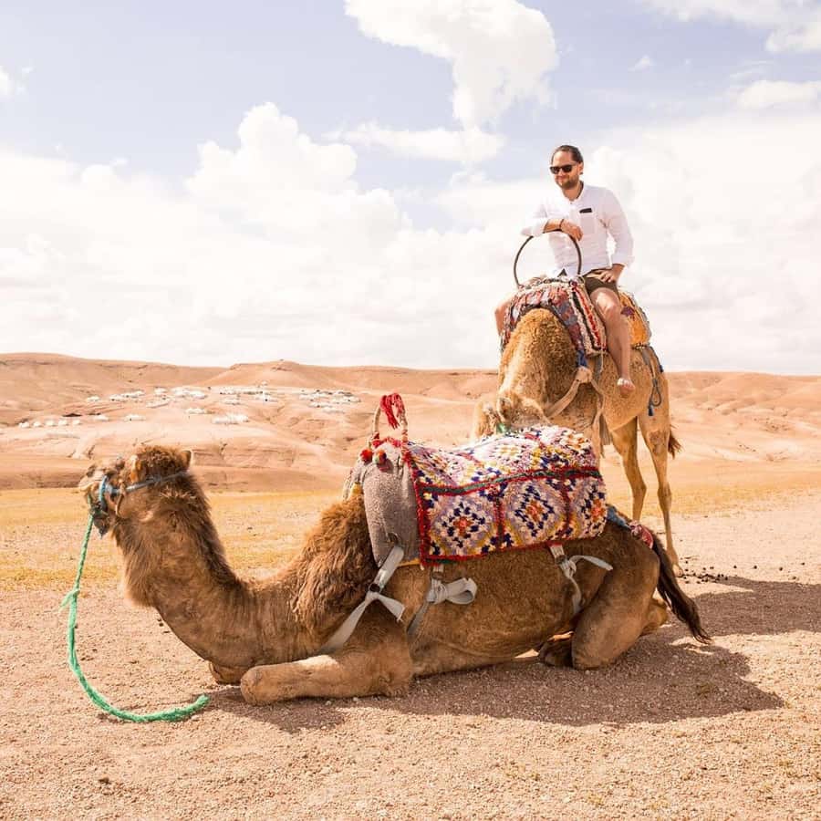 Marrakech: Agafay Desert Dinner with Music and Fire Show - Sunset timing in Agafay: the photos are the prize