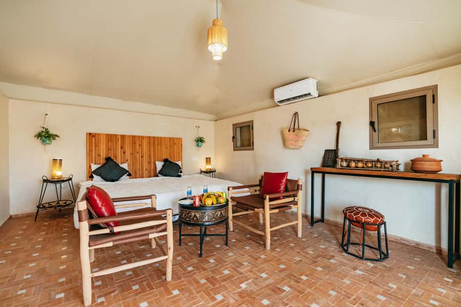 Marrakech: Agafay Desert Magical Overnight with Dinner Show - Sleeping Under the Stars: What Night Comfort Really Looks Like