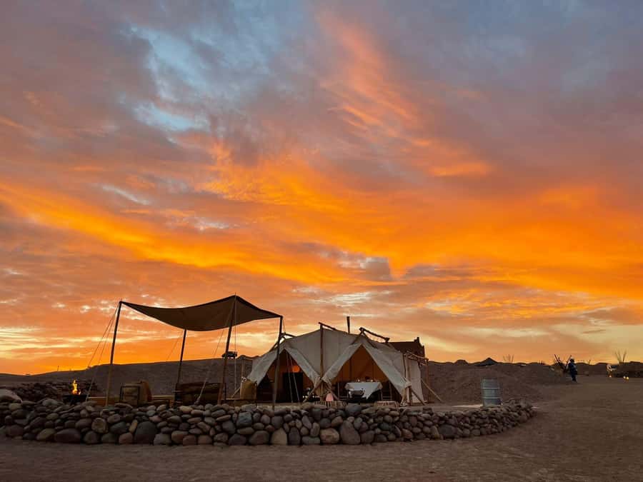 Marrakech: Agafay Desert Private Dinner w/ Music & Fire Show - Gnaoua duo, henna, and fire-breather: what the entertainment is like