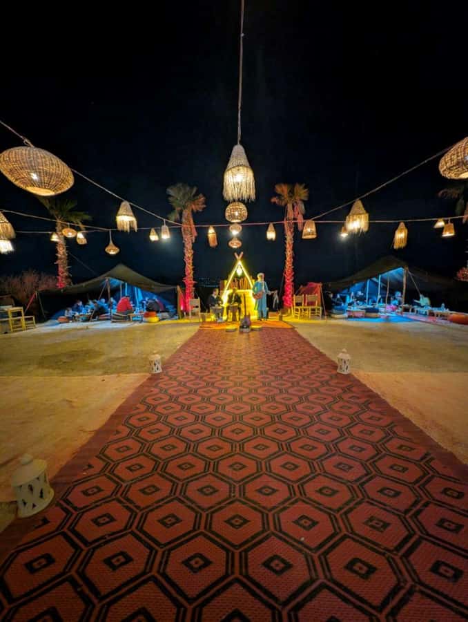 Marrakech: Agafay Desert Sunnet dinner with show - Getting out of Marrakech: pickup, photo stops, and the vintage car ride