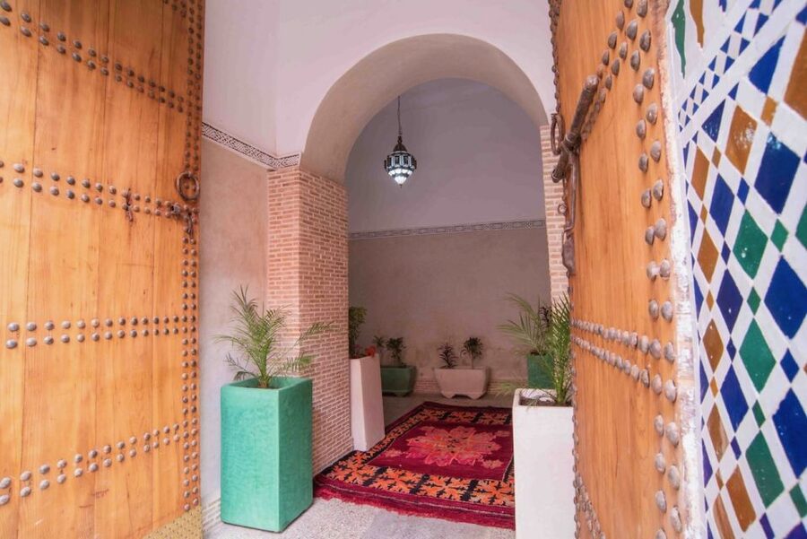 Marrakech: Authentic Moroccan Hammam Experience in Mouassine - Ghassoul wrap, steam room heat, and the part that feels intense