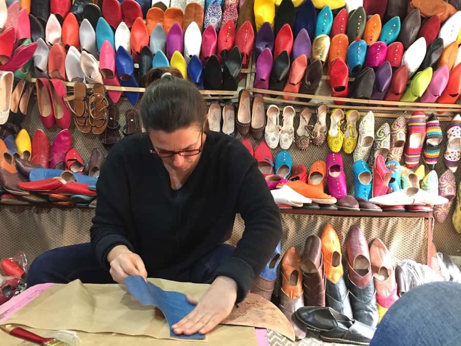 Marrakech: Babouch Making Workshop in the Medina - The Tea Break and Snacks: Why This Moment Is Part of the Value