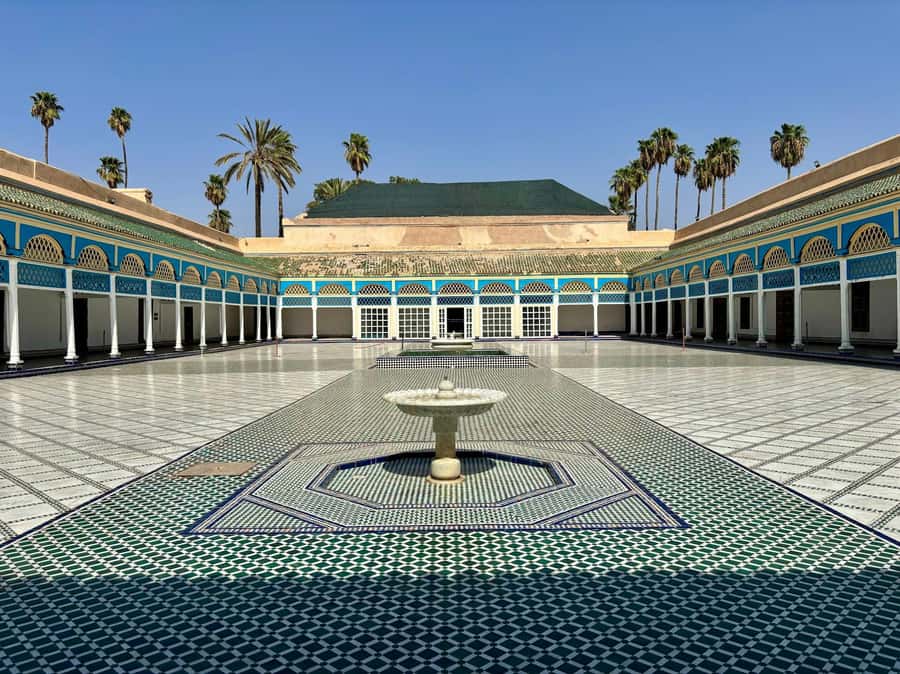 Marrakech: Bahia Palace Guided Tour with Skip-the-Line Entry - Meeting at Café ARGANA, then getting your bearings fast