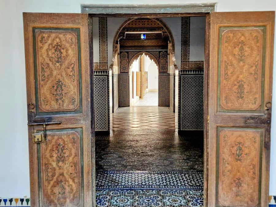 Marrakech: Bahia Palace Guided Tour with Skip-the-Line Entry - Skip-the-line entry: what $7 value means in real time