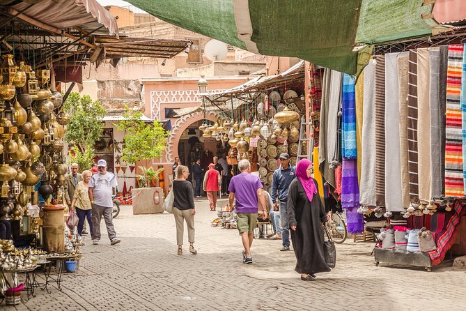Marrakech: Bahia Palace, Saadian Tombs, Souk and Medina Tour - Mellah: The Former Jewish Quarter as a Street Story