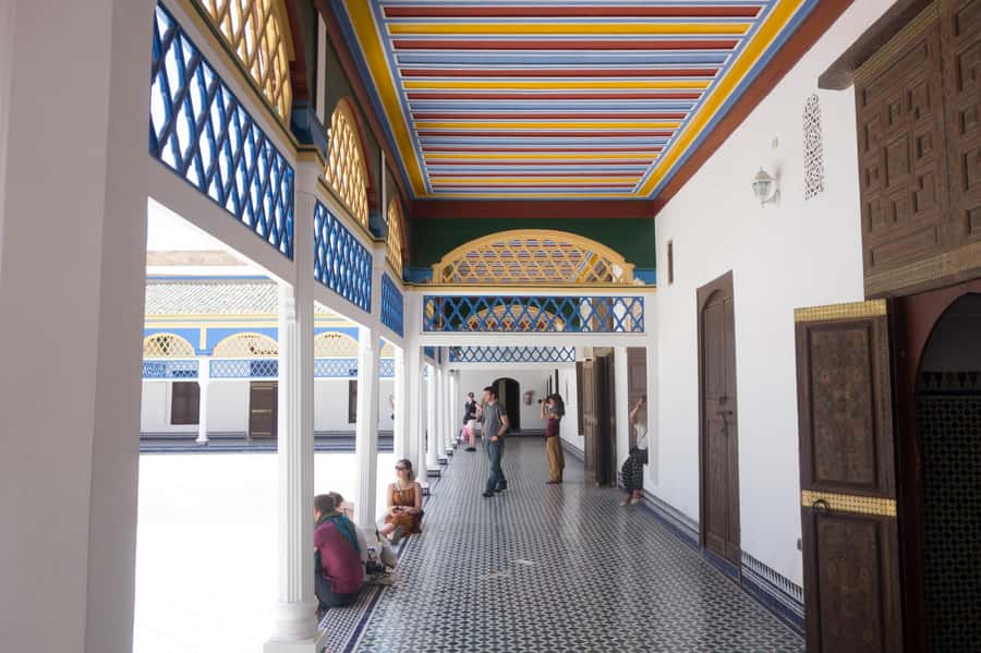 Marrakech: Bahia Palace, Saadian Tombs, Souk and Medina Tour - Guides Make the Difference, and You Will Notice It Fast