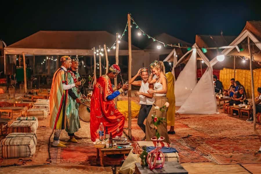 Marrakech: Buggy Ride, Pool & Dinner Show in Agafay Desert - Fire eaters and traditional music: the night’s peak payoff