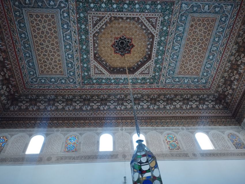 Marrakech City Highlights Tour - Hidden corners of the medina: quieter yards and artisan work