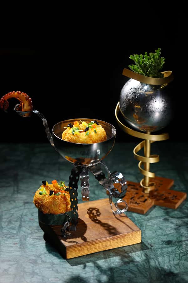Marrakech: Cocktail Tasting Mixology & Moroccan Tapas - Signature cocktail tastings, made for conversation