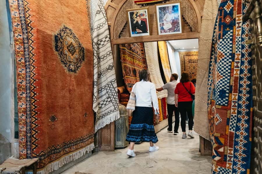 Marrakech: Colorful Medina Souks Guided Walking Tour - Bargaining in Morocco, with fewer traps and more confidence
