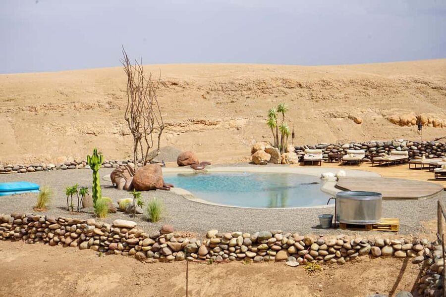 Marrakech: Day Pass in The Desert, swimming pool and lunch - The pool with Atlas Mountain views: the part you should plan around