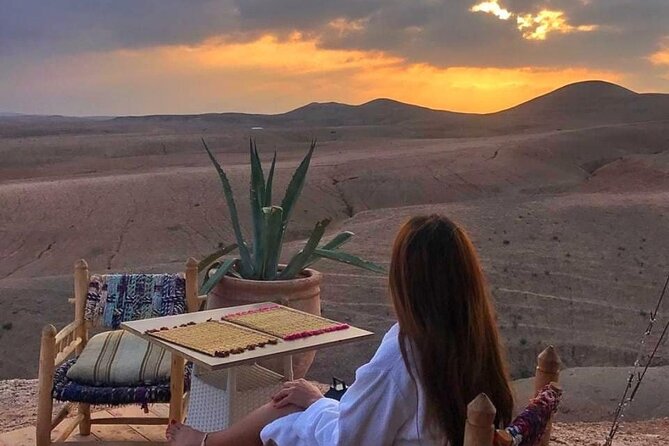 Marrakech Desert Tour & Sunset Camel Ride with Dinner Show - Traditional Music and Fire Show: How the Night Finishes
