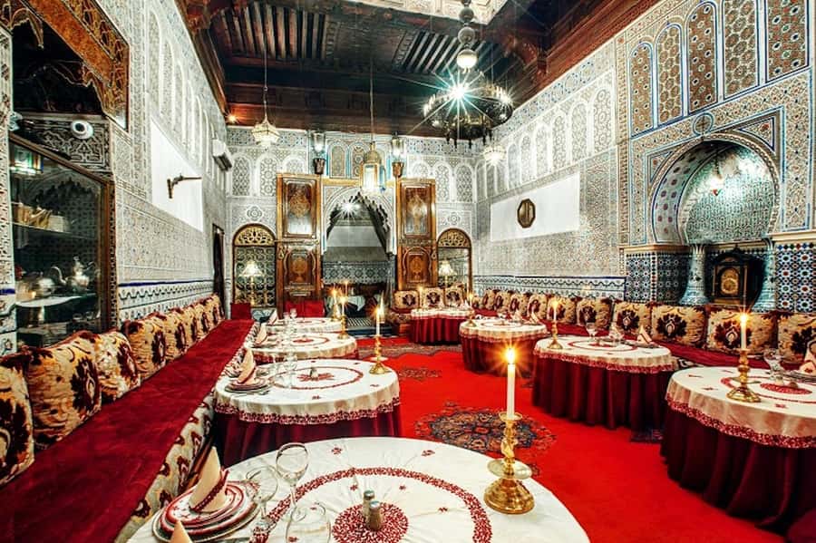Marrakech: Dinner Show at Dar Essalam Restaurant - Location, group size, and who this dinner show fits best