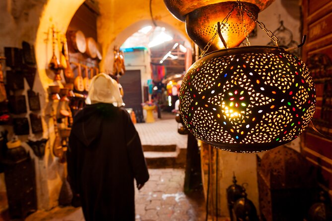 Marrakech: Exclusive Private Shopping Adventure in The souks - Enter Jemaa el-Fnaa, then get your bearings fast