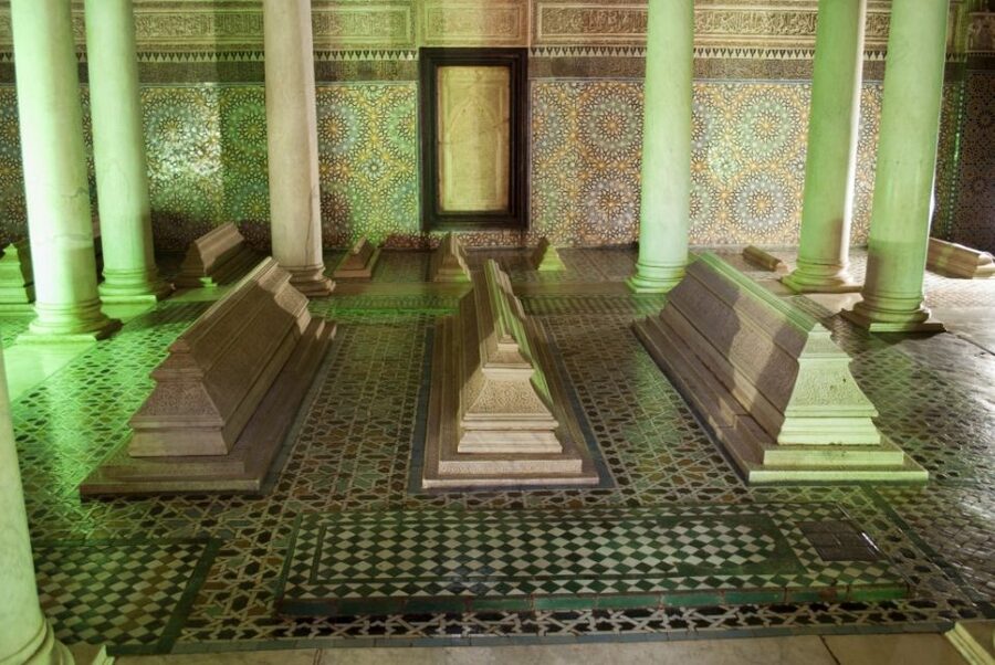 Marrakech Full-Day Guided Tour with Lunch - Bahia Palace and the Saâdian Tombs: Beauty With a Power Story
