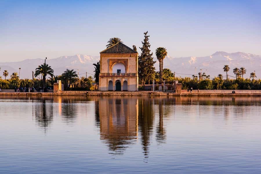 Marrakech: Guided City and Gardens Highlights Tour - Koutoubia Mosque and Jemaa el-Fnaa: setting the scene