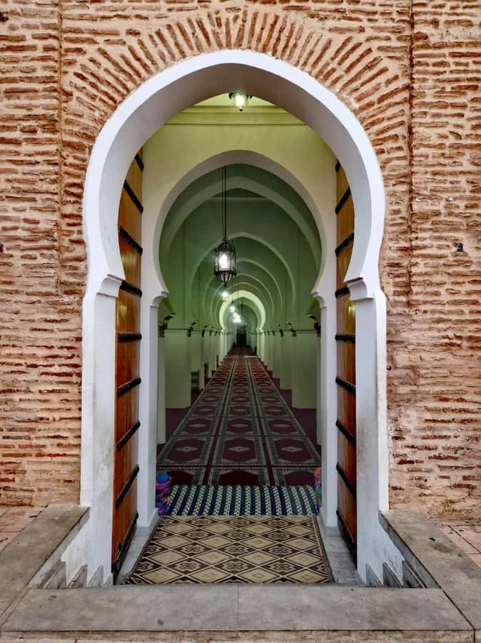 Marrakech: Guided Tour by Night - Coffee, Tea, and a Guided Walk That Sets the Tone