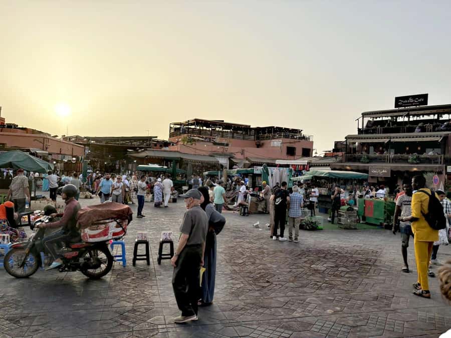 Marrakech: Guided Tour by Night - Finding Your Starting Point at Argana Café (Jemaa el-Fna)