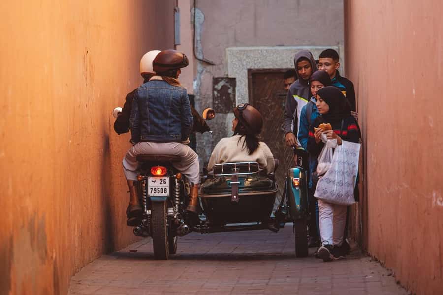 Marrakech Hidden Gems: Vintage 1h30 Sidecar Guided Tour - Friday versus non-Friday timing and the Bab El Khemis flea market