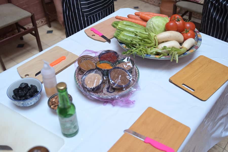 Marrakech: Moroccan Cooking Class for vegetarians and vegan - Spice tasting that helps you buy better in the souks