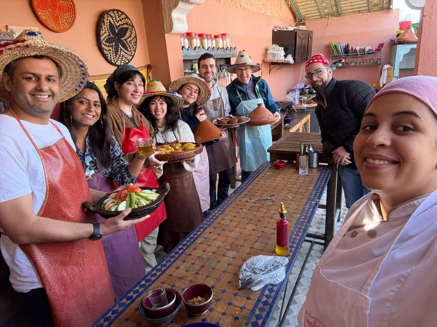 Marrakech: Moroccan Cooking Class with a Local Family - Entering the Medina at the Right Spot: Andalusia and the Meeting Moment