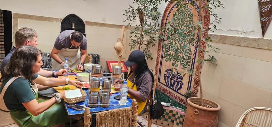 Marrakech: Moroccan Cooking Class with Local Chef - Moroccan mint tea ritual: what to watch and what to try at home