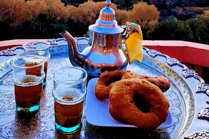 Marrakech Old Medina Food tour Experience - Meeting at Jemaa el-Fnaa, then getting your bearings fast