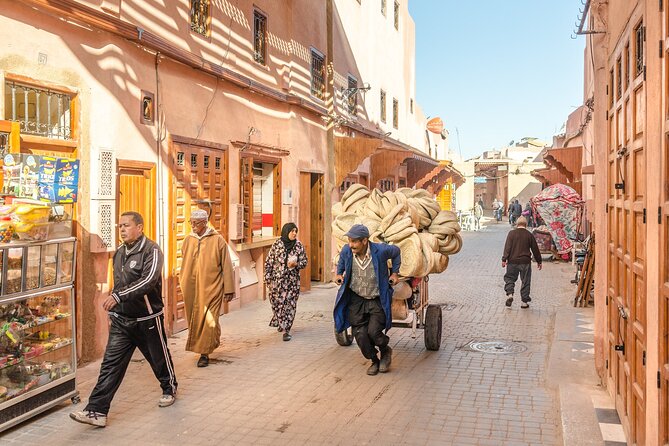 Marrakech: Palace, Museum, Madrasa & Medina Highlights Tour - Café de France Meet Point, Then Jemaa el Fna Sets the Mood