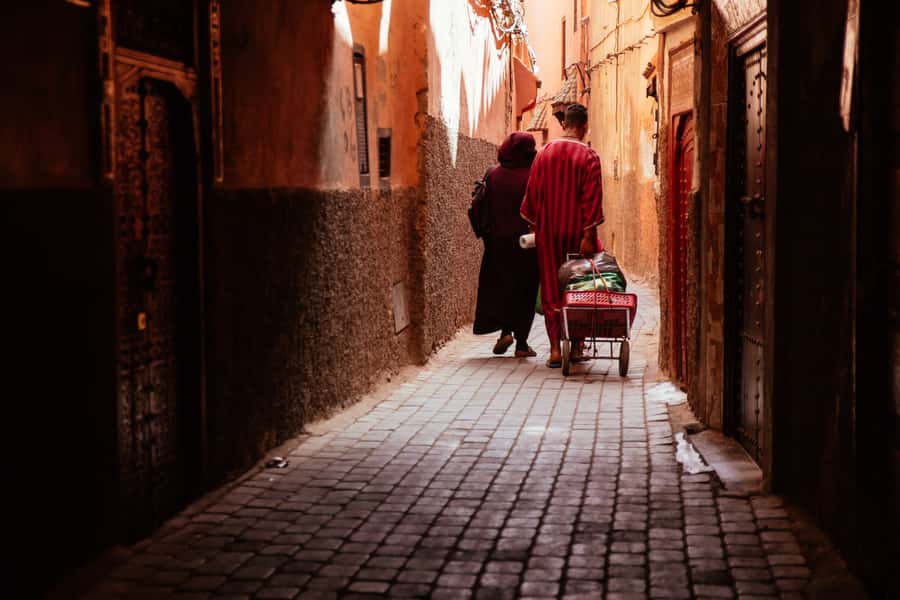 Marrakech: Private Food Tour – 10 Tastings with Locals - Marrakesh Landmarks Between Bites: El Badii Palace and Koutoubia