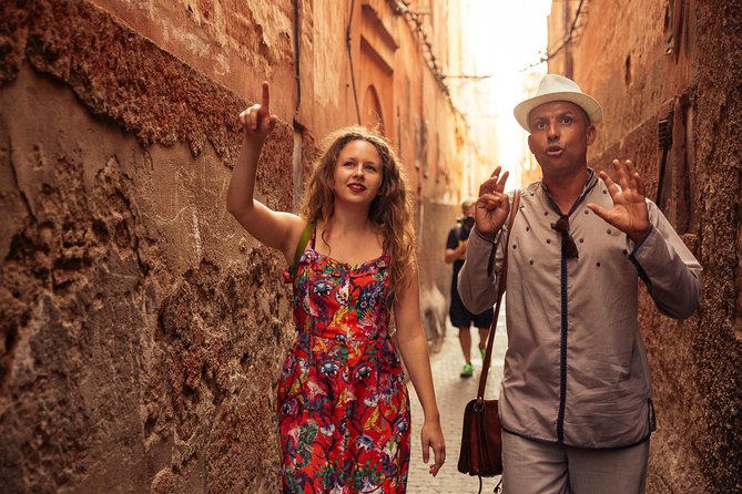Marrakech PRIVATE TOUR With Locals: Highlights & Hidden Gems - Meeting at Jemaa el-Fna, and how to stay oriented fast