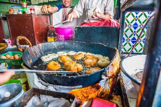 Marrakech: Street Food Tour by Night - Entering the Medina at Night from Jemaa el-Fnaa Square