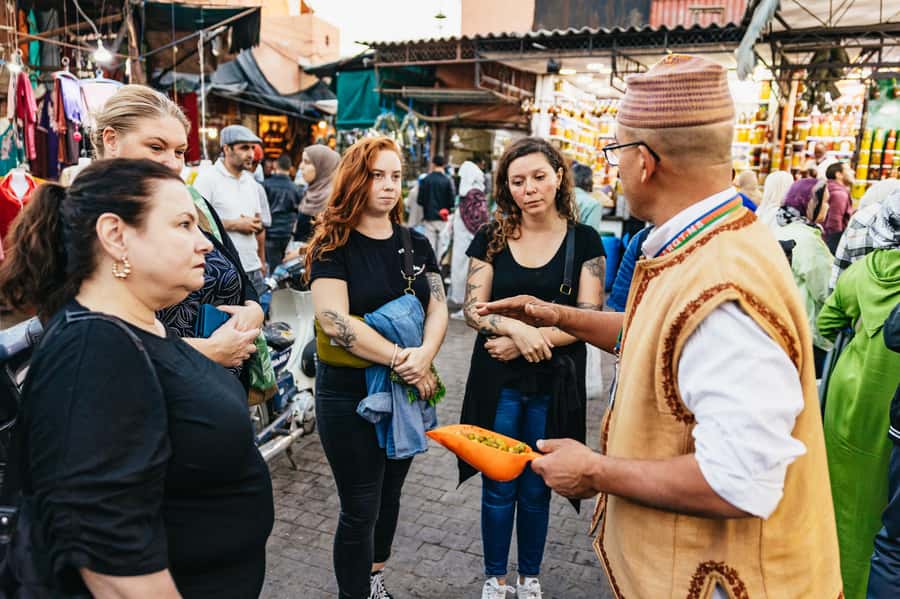 Marrakech: Street Food Tour by Night - Shared group or private tour: how to choose the best fit