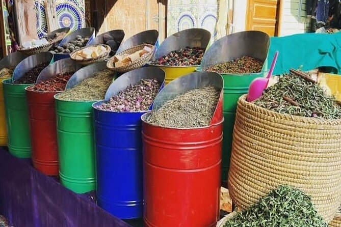 Marrakech: Sunset Dinner in the Agafay Desert - Dinner Under the Stars: Tagines, Bread, Sweets, and Plenty of Atmosphere